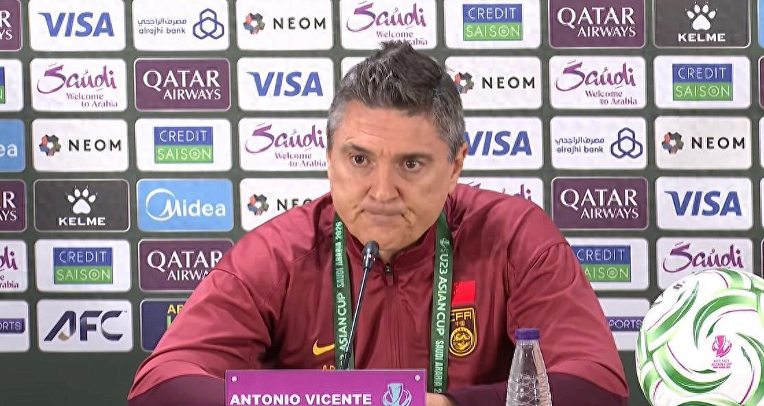 半岛体育入口-国足爆冷1-0夺冠?34%球迷支持中国队,日本球迷:对手没有缺点!