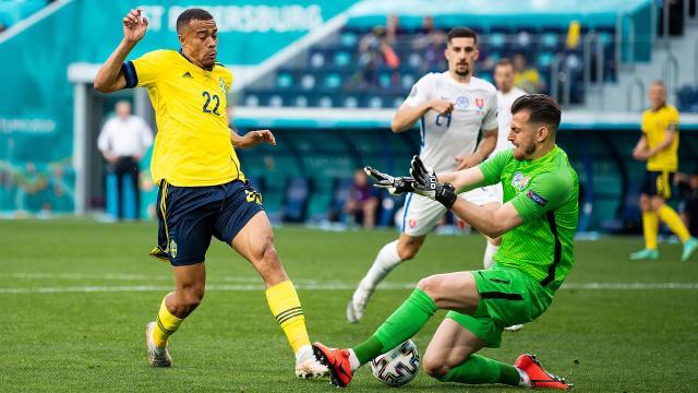 半岛体育-瑞典大将：赢在下半场 斯洛伐克主帅：没赢我也满意